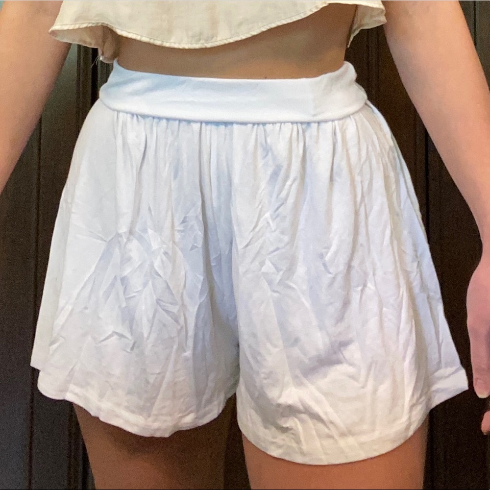 PLT White Flowy Shorts! Great Condition! - Picture 2 of 3